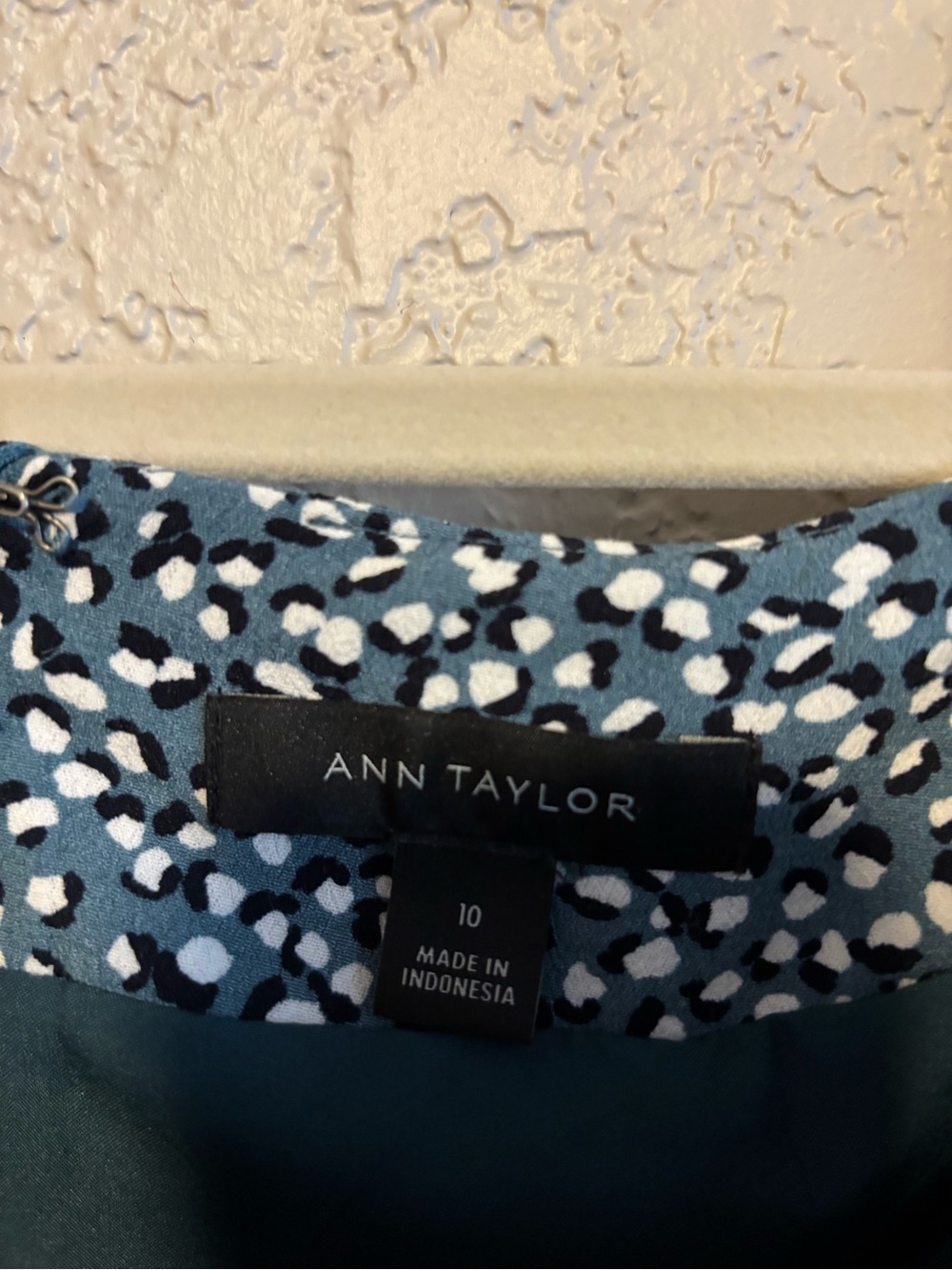 Ann Taylor woman’s skirt